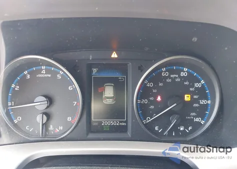 2018 Toyota Rav4 Xle from USA, damaged, VIN JTMWFREV1JD113094